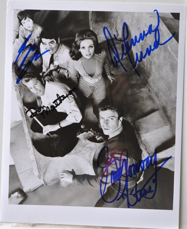 LAND Of THE GIANTS Cast Signed Photo Poster painting X4 Stefan Arngrim, Deanna Lund, Dan Matheson, Gary Conway wcoa