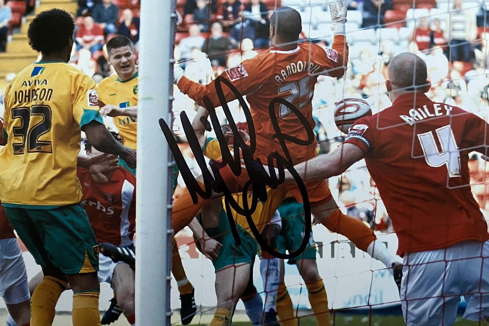 Michael Nelson Genuine Hand Signed Norwich City 6X4 Photo Poster painting