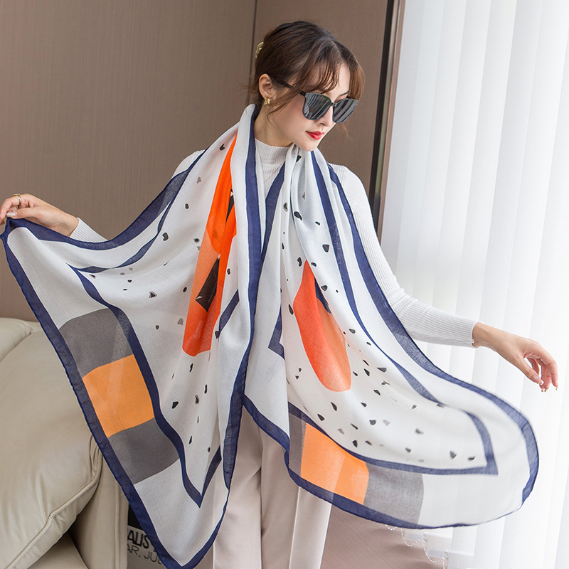 Cotton Hijab Elegant Women Print Beach Wrap Silk Scarf Shawls Bandanas Sunscreen Thin Femme Scarves Pareo Stoles Bufandas Mujer
