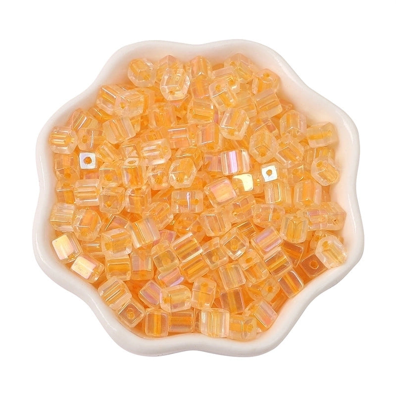 50 Pieces 5 * 5mm Hole 1~1.9mm Glass Square Beads