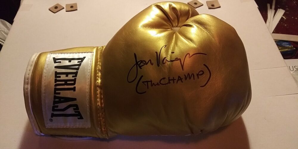 Jon Voight the champ boxing glove signed 8x10