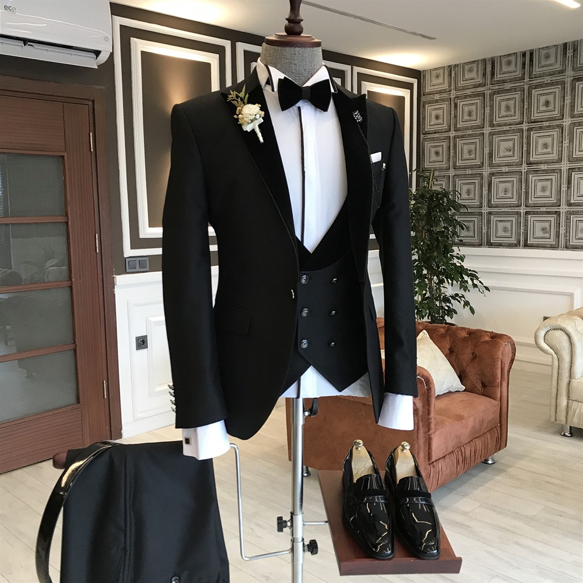 Three Pieces Black Summer Wedding Suits Outfits For Groom With Peaked ...