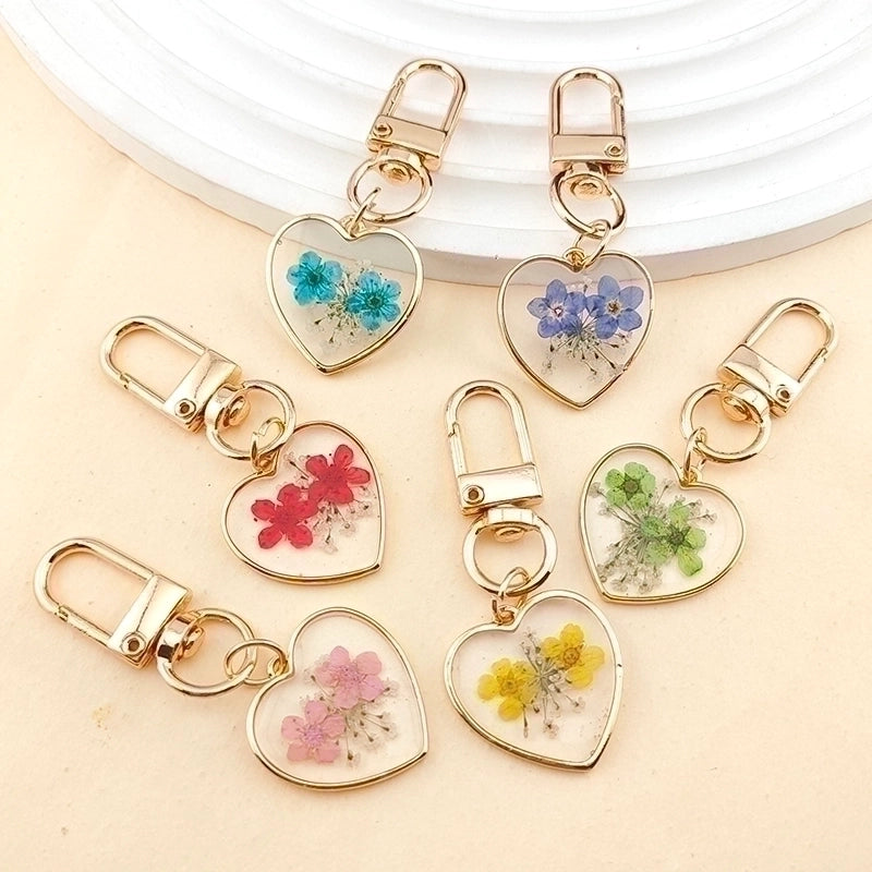 5 Pieces Pastoral Minimalist Heart Shape Flower Alloy Resin Keychain