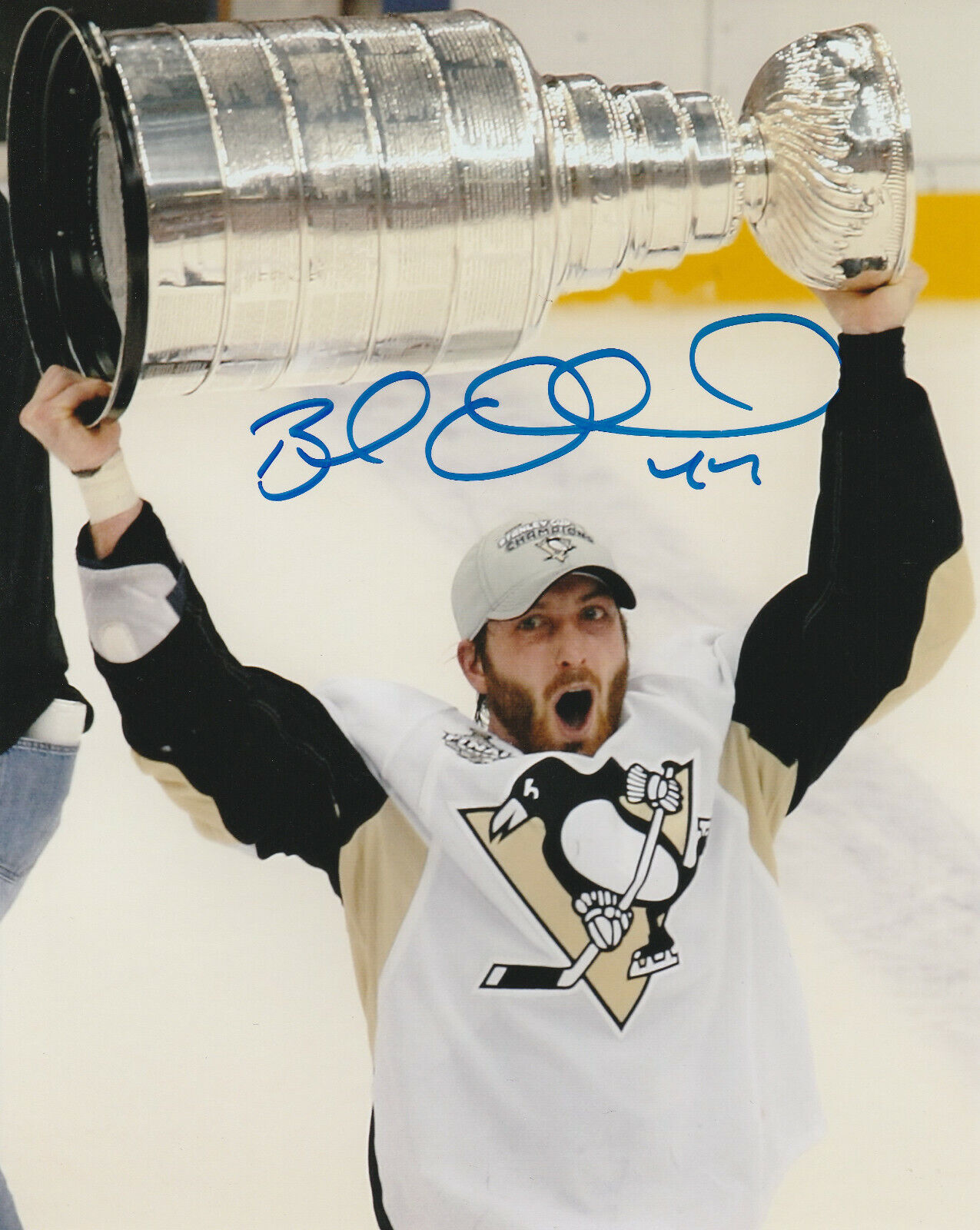 BROOKS ORPIK SIGNED PITTSBURGH PENGUINS 2009 STANLEY CUP 8x10 Photo Poster painting! Autograph