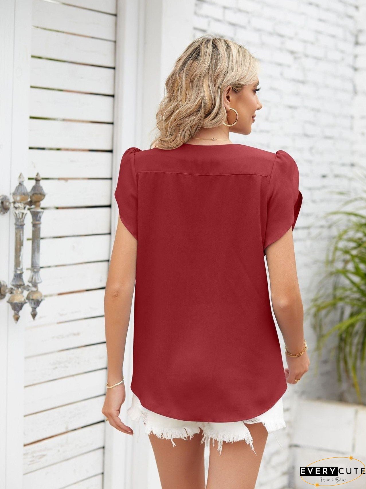 Loose-Fitting Short Sleeve Mock Neck Top