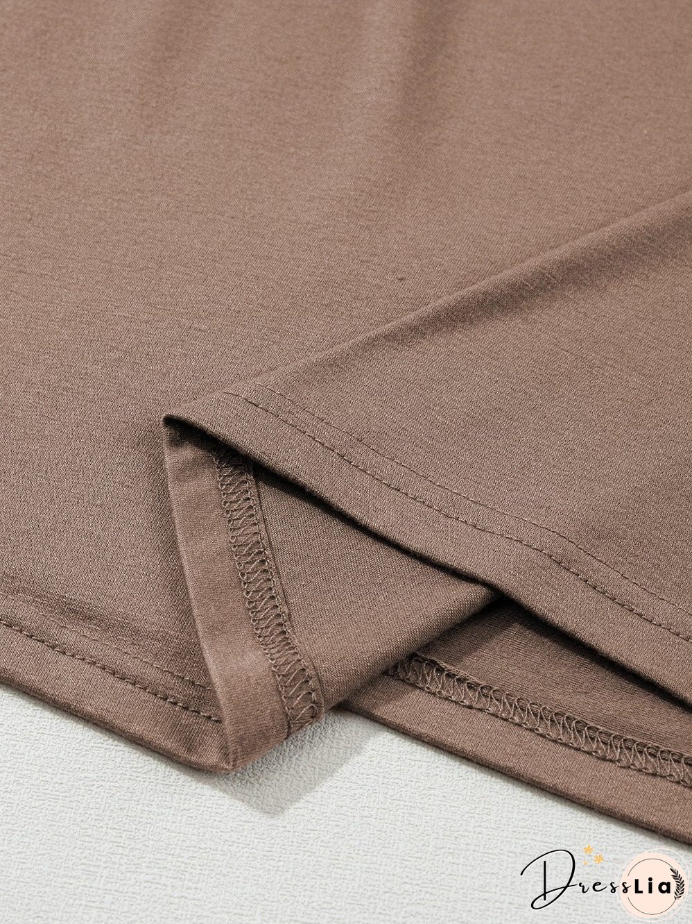 Relaxed and Stylish: Two-Piece Set for Weekend Wear