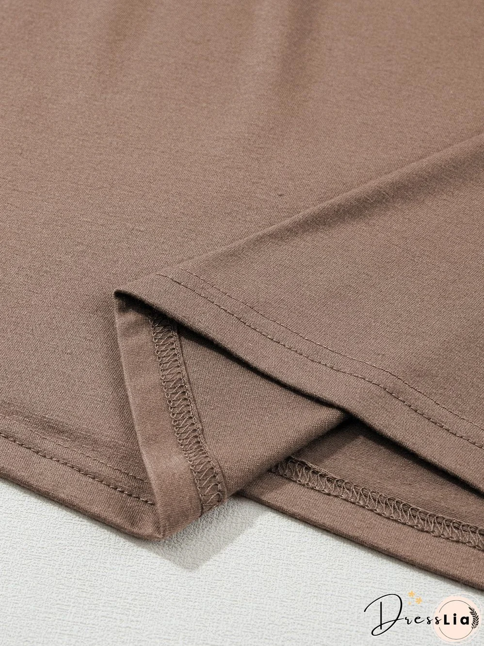 Relaxed and Stylish: Two-Piece Set for Weekend Wear