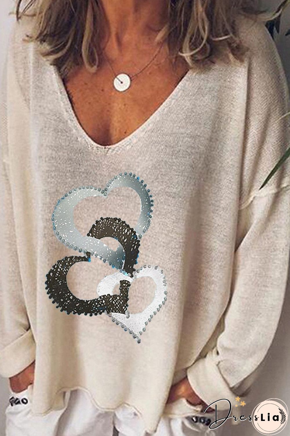 V-Neck Heart-Shaped Print T-Shirt