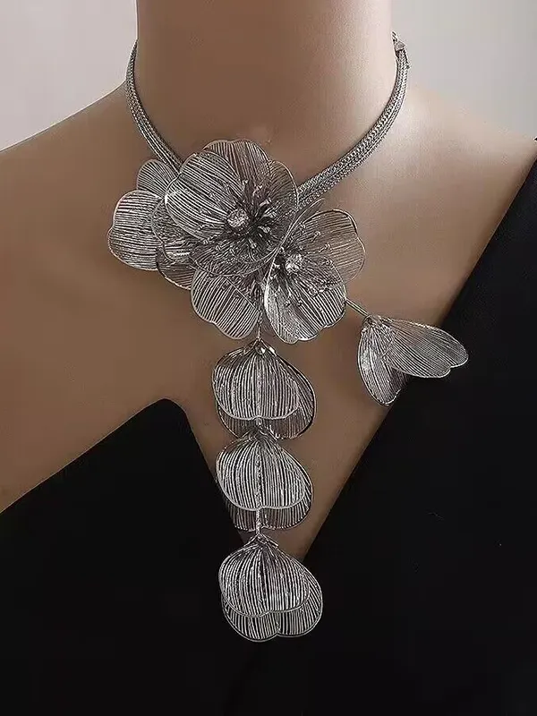 Solid Color Rhine Stones Flower Shape Chains Necklaces Accessories SILVER-Adjustable