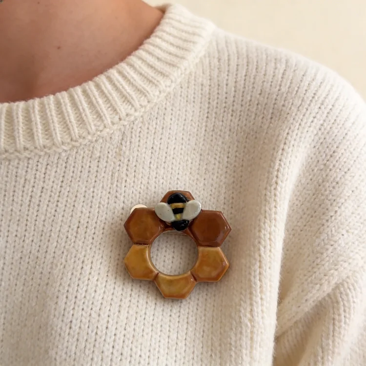 Glasses Holder Brooch