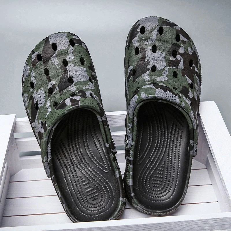 Men Clogs Sandals Summer Outdoor Slippers Cholas Beach Aqua Shoes Men Slip On FlipFlops Garden Sandals Casual Shoes Water Shoes