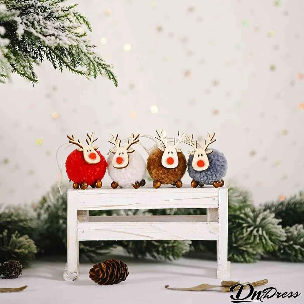 4-Piece Reindeer Hanging Widgets