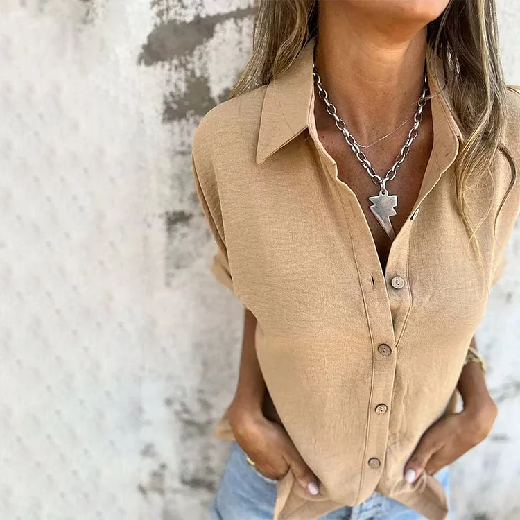 Solid color casual shirt with loose lapel buttons 