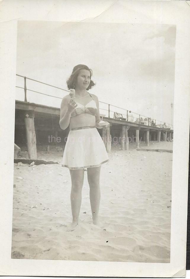 BEACH GIRL Found Photo Poster paintinggraph bwOriginal Portrait VINTAGE 19 33 F