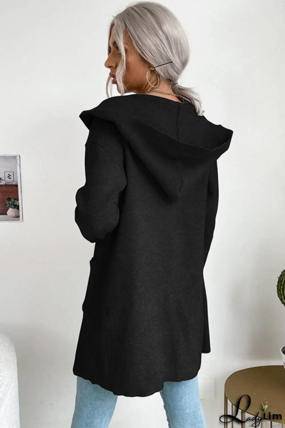 Effortless and Trendy Cardigan
