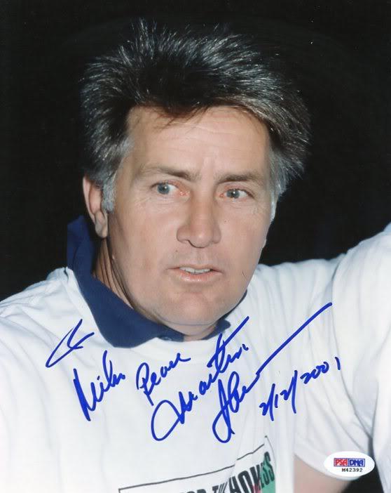 Martin Sheen The West Wing Signed Authentic 8X10 Photo Poster painting Autograph PSA/DNA #M42392