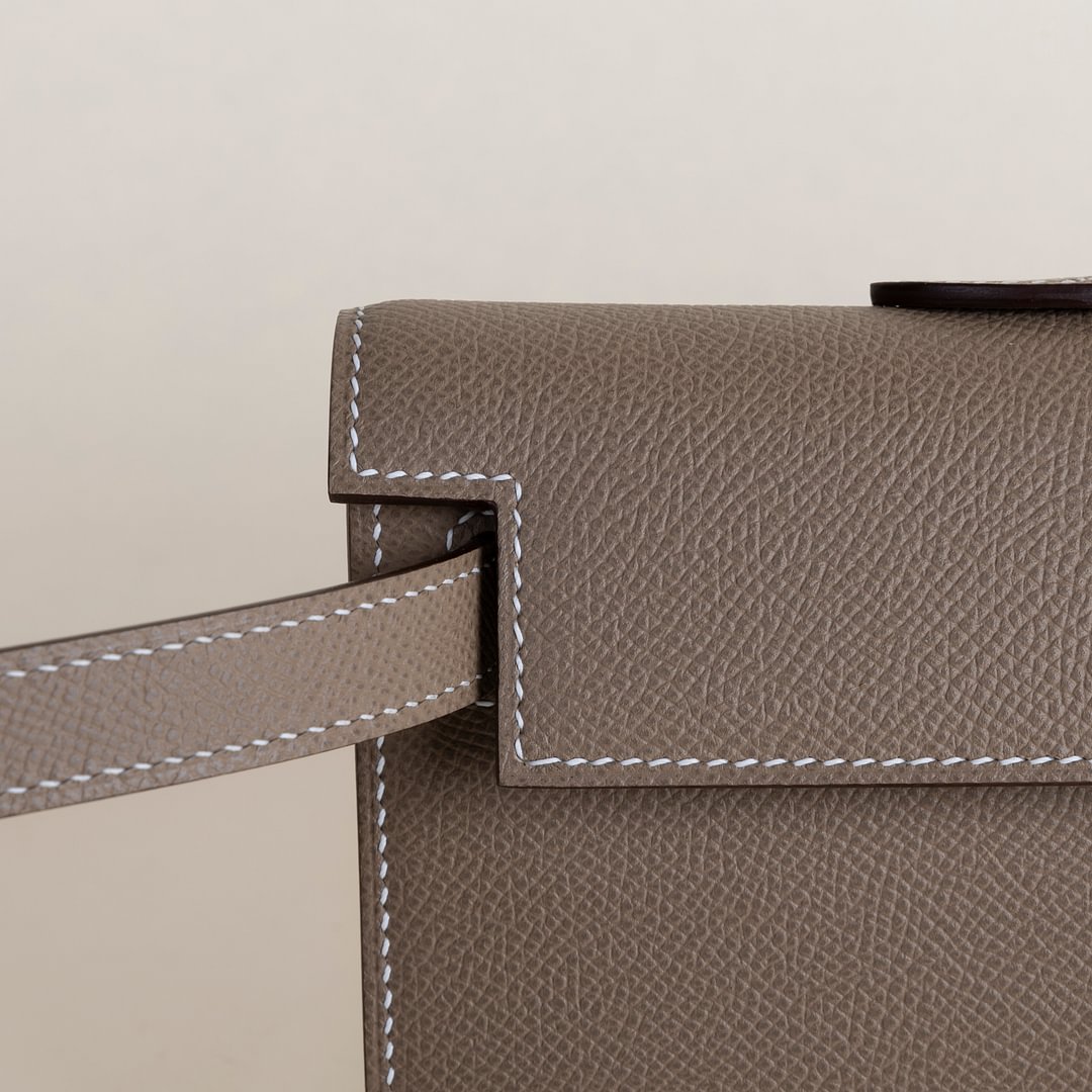 Kelly cut Epsom CK18 Etoupe PHW