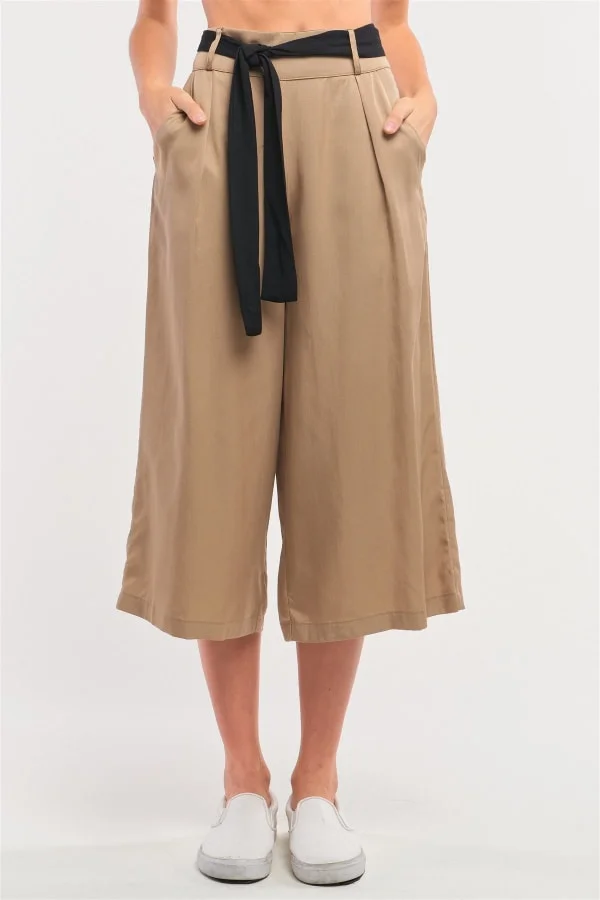 On Vacation Self-tie Capri Pants