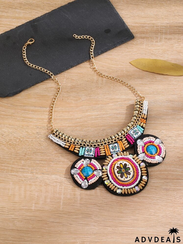 Bead Detail Round Pendant Necklace