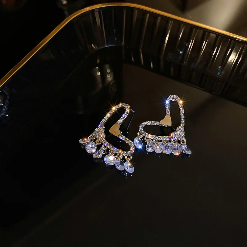 Zirconia Tassel Heart Earrings