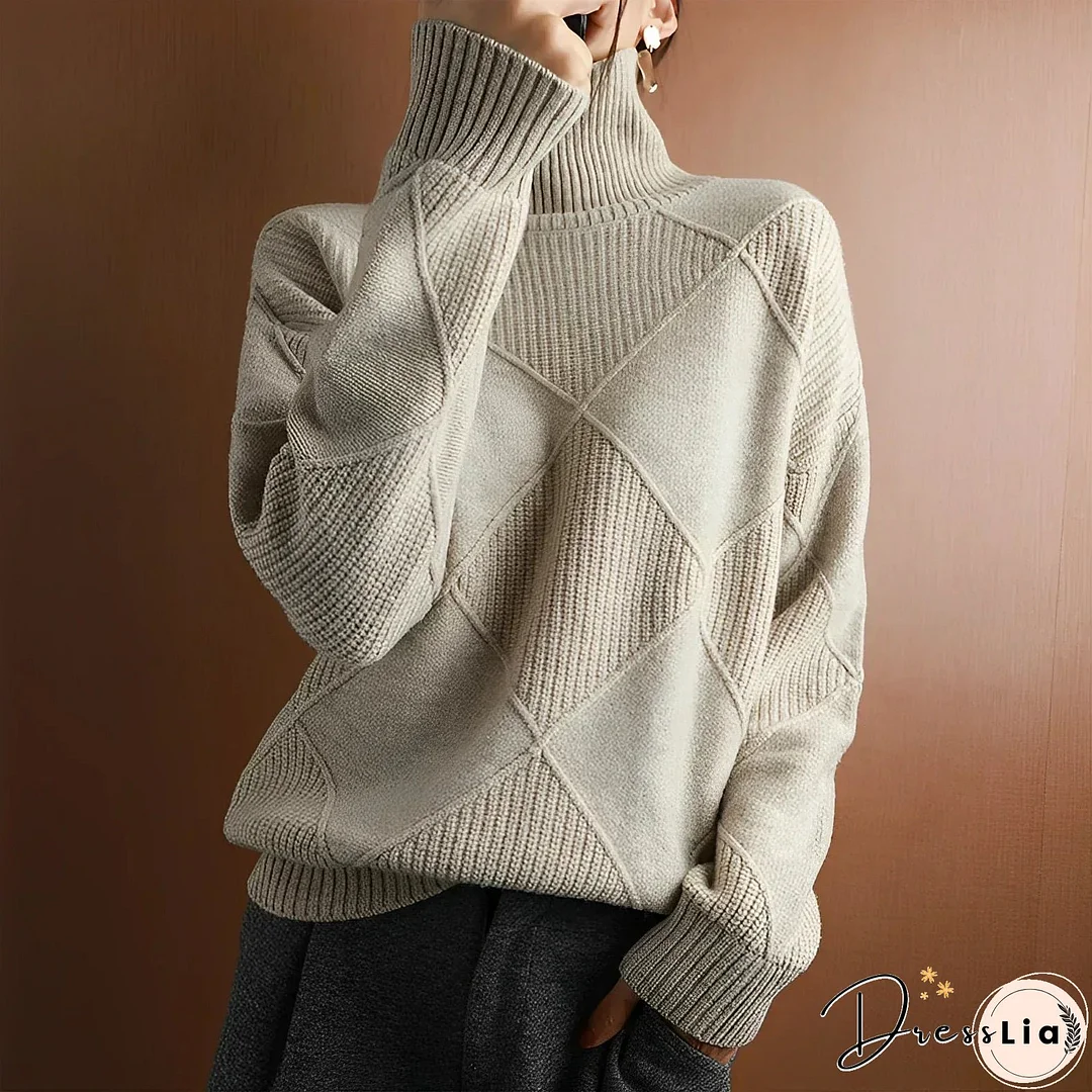 Fashionable and Minimalist winter Pullover