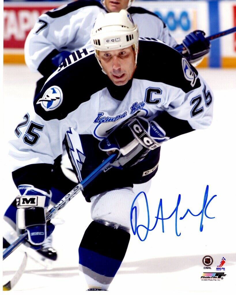 Dave Andreychuk Signed - Autographed Tampa Bay Lightning 8x10 inch Photo Poster painting