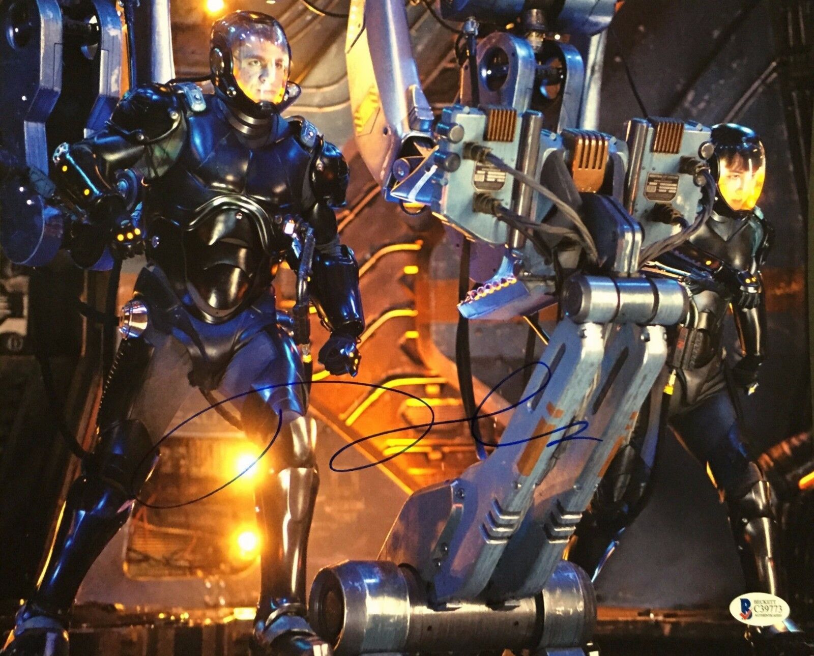 Rinko Kikuchi Signed Pacific Rim 11x14 Photo Poster painting *Mako Mori BAS Beckett C39773