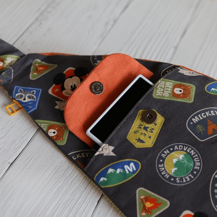 Half Moon Sling Bag - Include Instructions