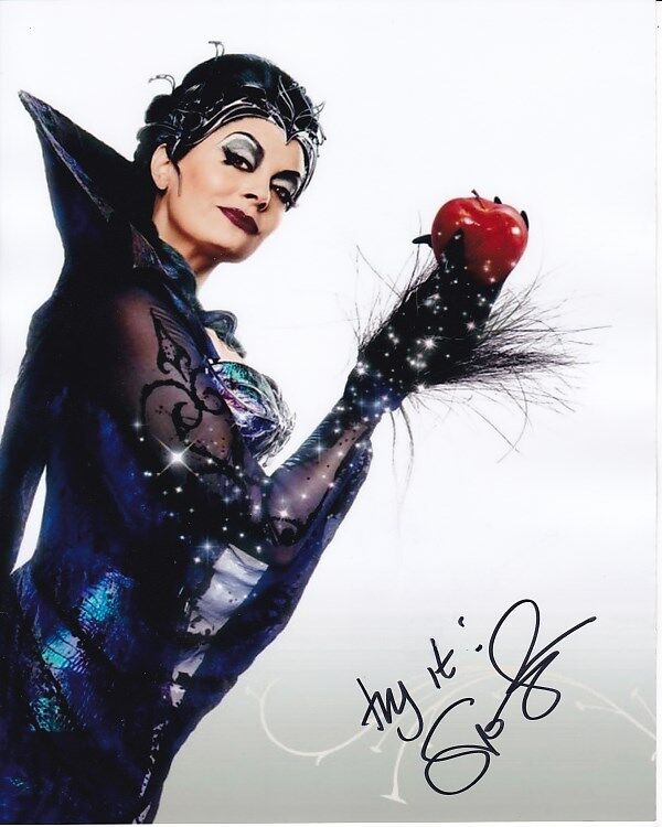 SUSAN SARANDON Signed Autographed ENCHANTED QUEEN NARISSA Photo Poster painting