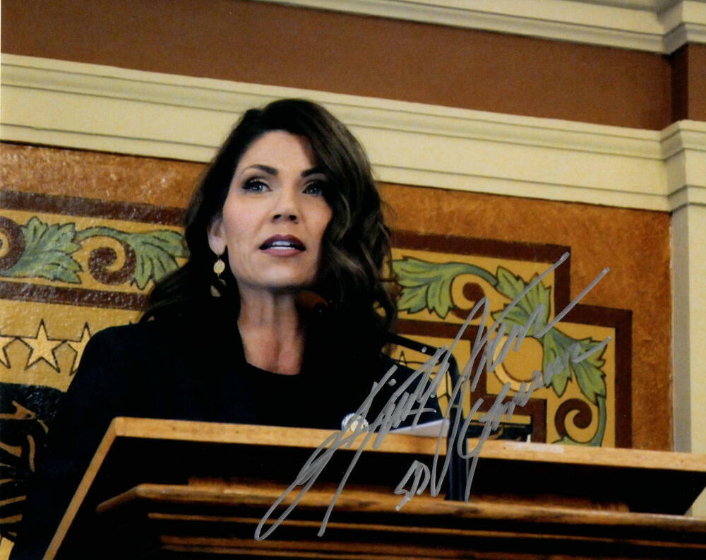 GOVERNOR KRISTI NOEM SIGNED AUTOGRAPH 8X10 Photo Poster painting SD DONALD TRUMP REPUBLICAN 2024