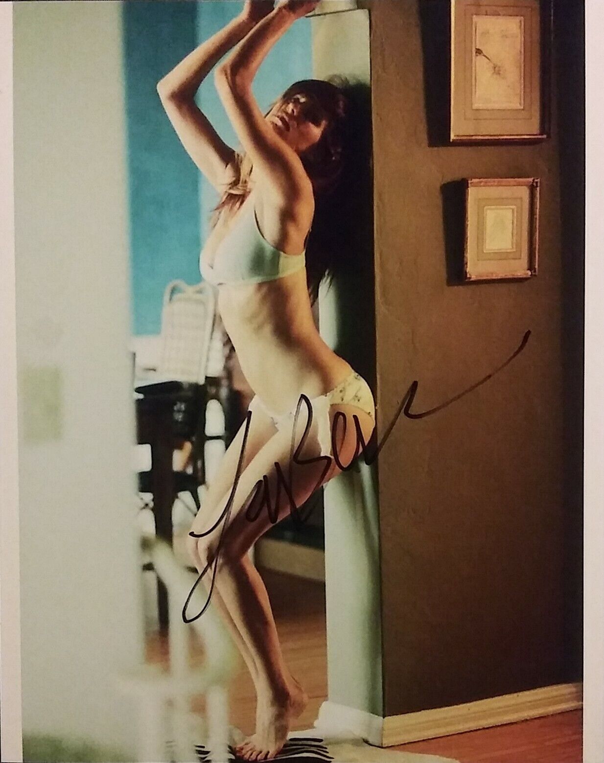 Lake bell signed 8 x 10