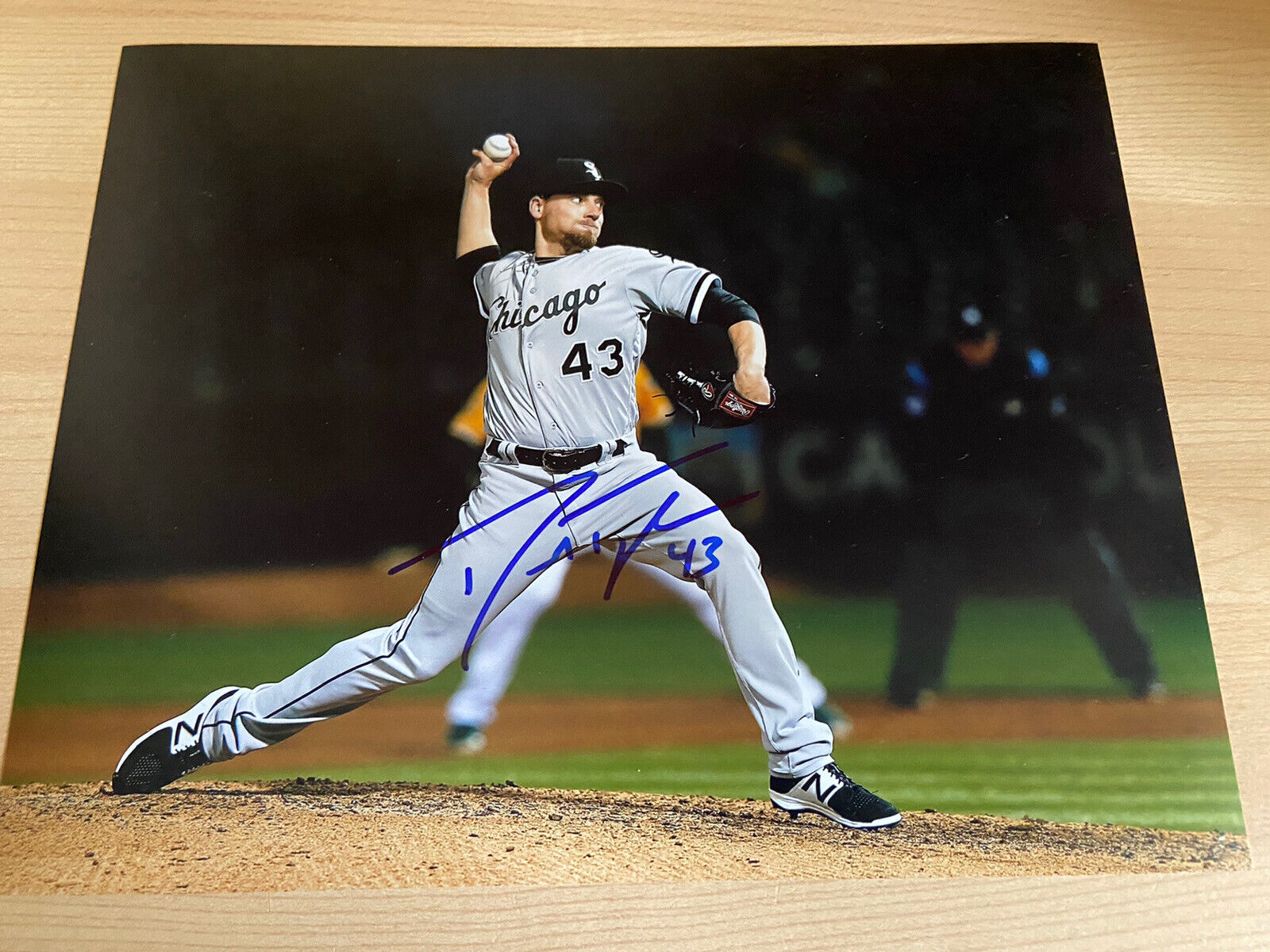 Danny Farquhar Chicago White Soxs Mariners Autographed Signed 8X10 Photo Poster painting W/COA