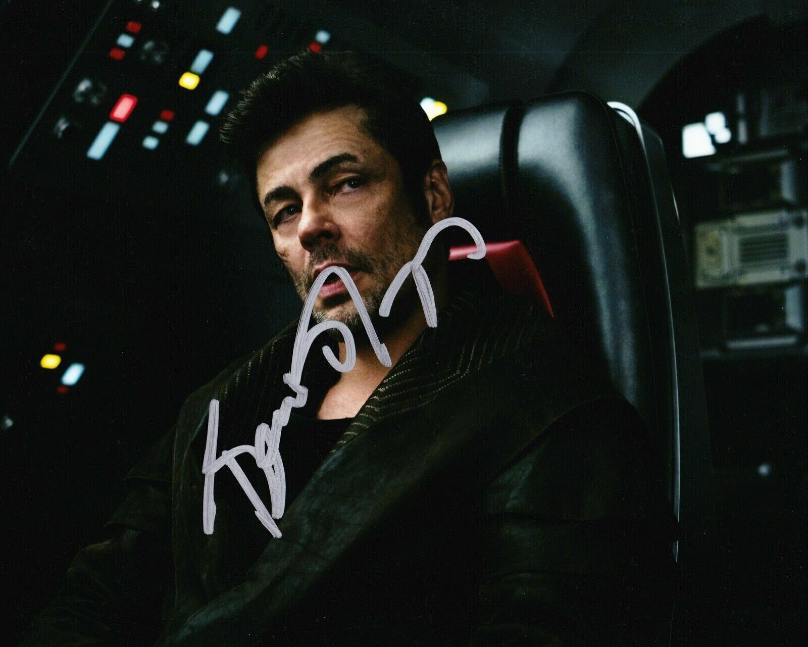 Benicio Del Toro Signed 10X8 Photo Poster painting Star Wars: The Last Jedi AFTAL COA (B)