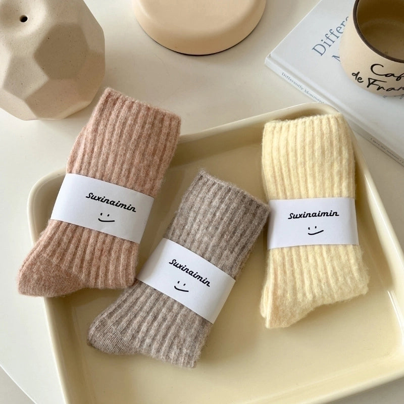 Women’s Socks Autumn And Winter Large Color Thickened Winter Fleece-lined Wool Mid-calf Length Socks Women’s Fashionable Striped Pile Socks