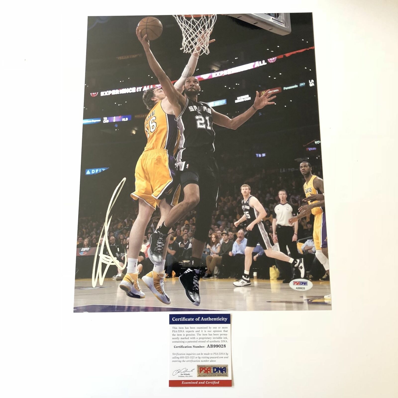 Tim Duncan signed 11x14 Photo Poster painting PSA/DNA San Antonio Spurs Autographed