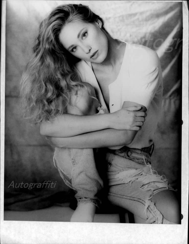 Shari Shattuck - 8x10 Headshot Photo Poster painting w/ Resume - Silk Stalkings