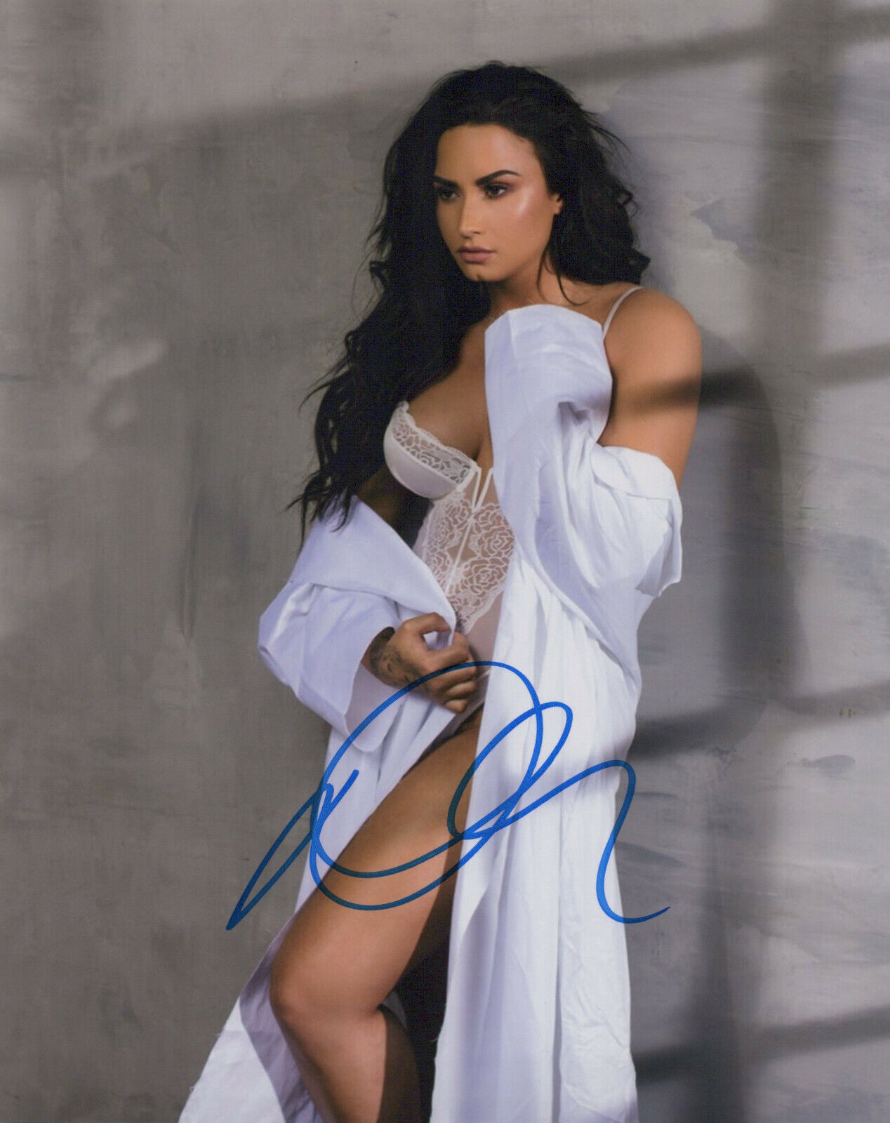 Demi Lovato signed 8x10 Photo Poster painting