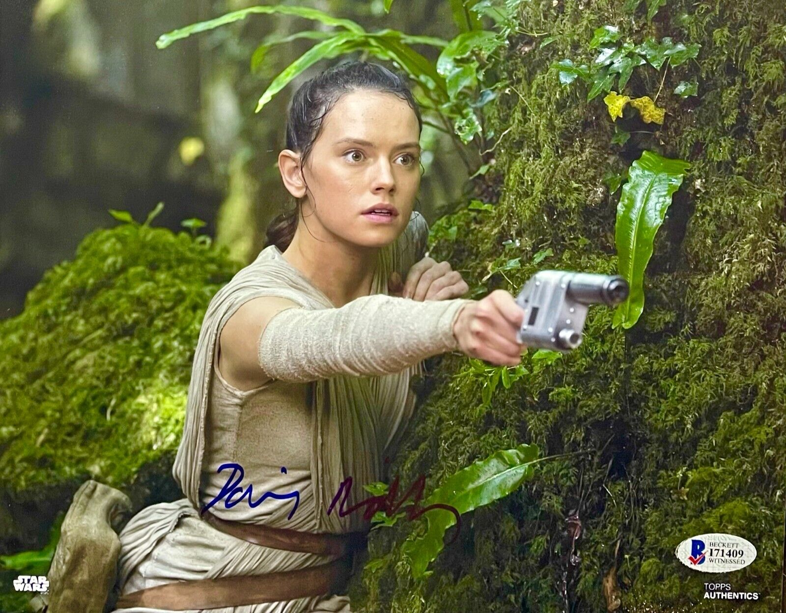 DAISY RIDLEY Autograph SIGNED 8x10 STAR WARS Photo Poster painting REY BECKETT CERTIFIED LOA