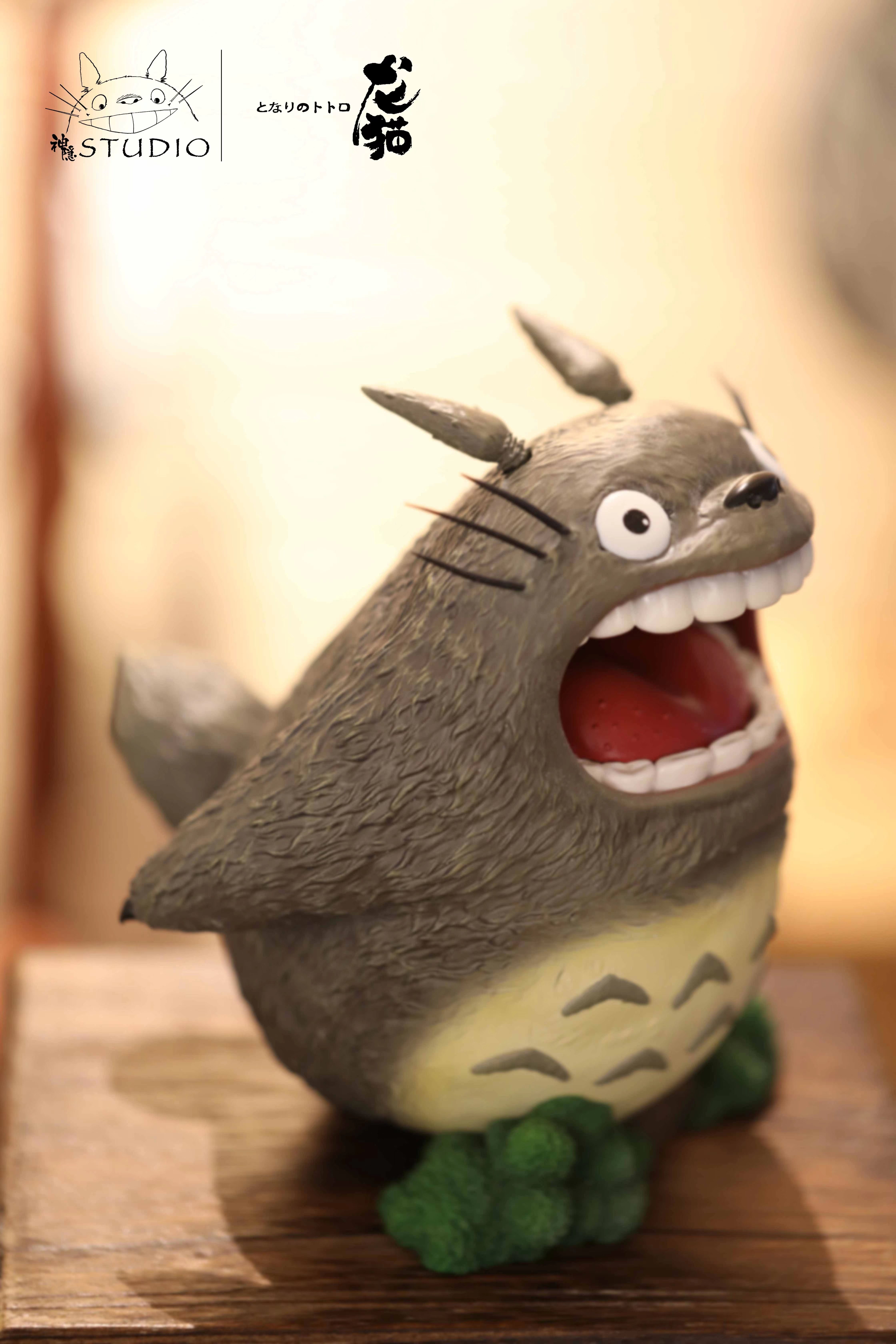  Gund Oh Totoro with Suction Cup : Toys & Games