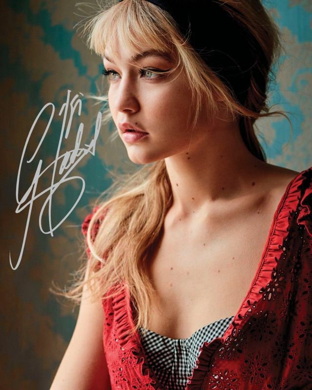 Gigi Hadid Autograph Signed Photo Poster painting Print