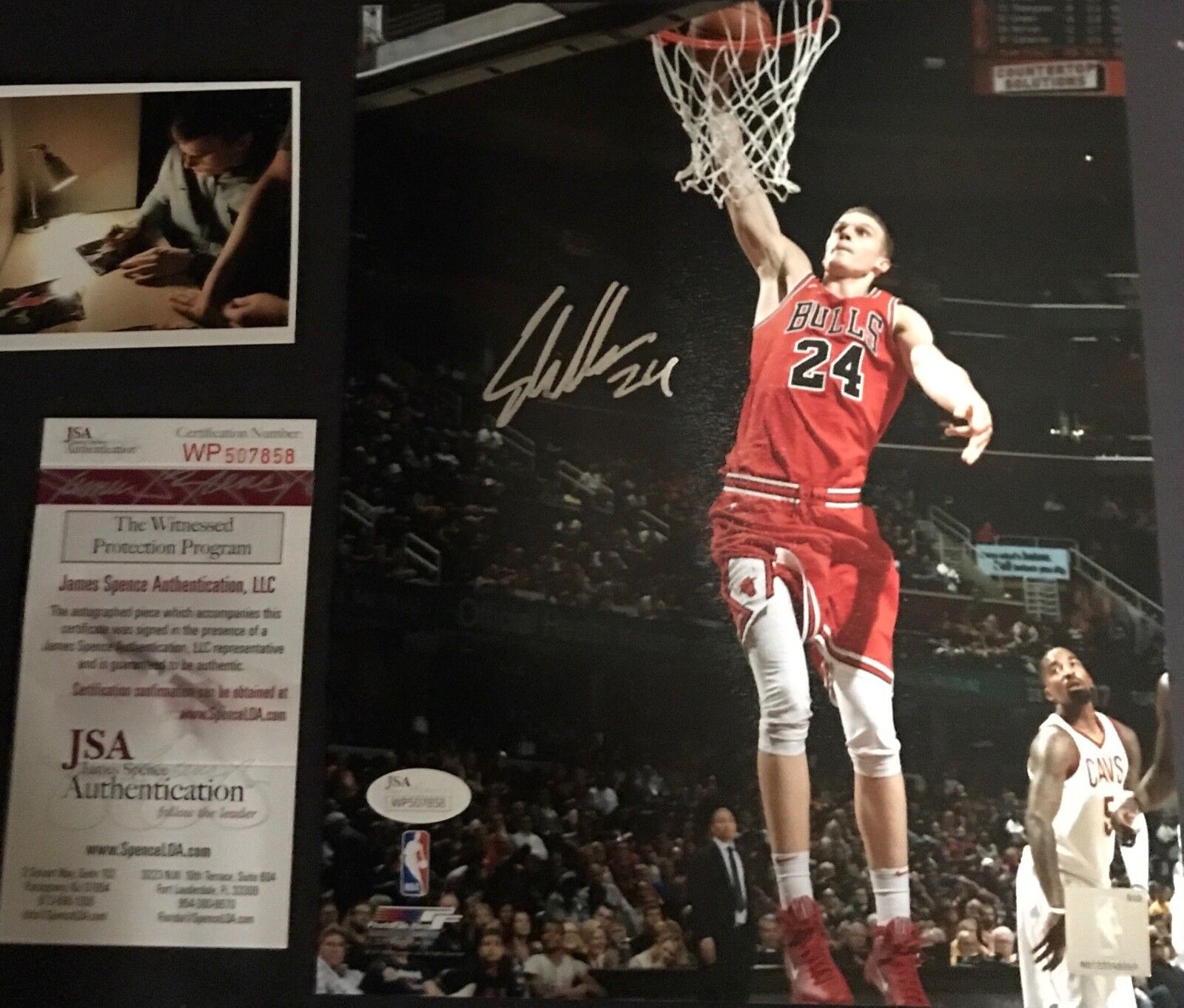 Lauri Markkanen Chicago Bulls Autographed Signed 8x10 Photo Poster painting JSA WITNESS COA A