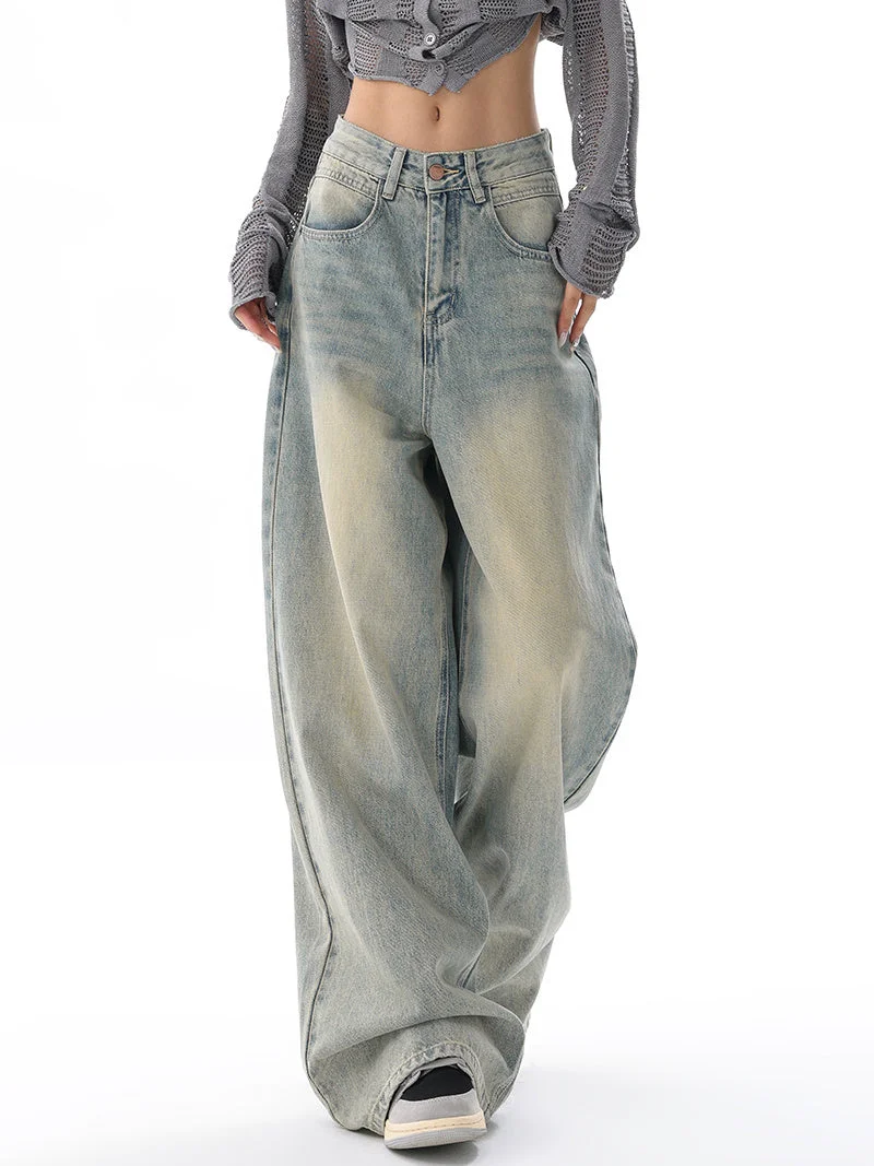 Brownm baggy boyfriend jeans with faded effect