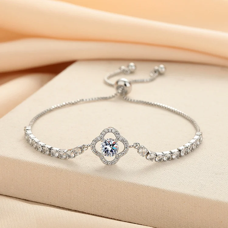 Hollow Lucky Clover Bracelet