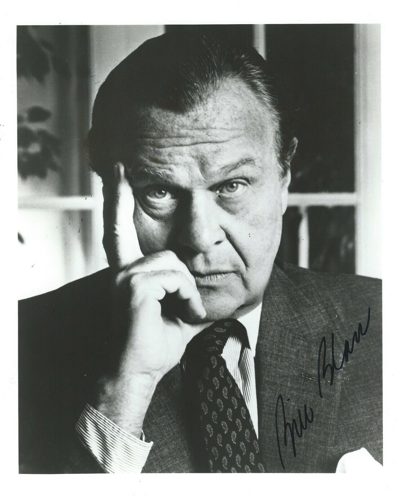 Autographed Signed 8x10 Photo Poster painting: Designer Bill Blass