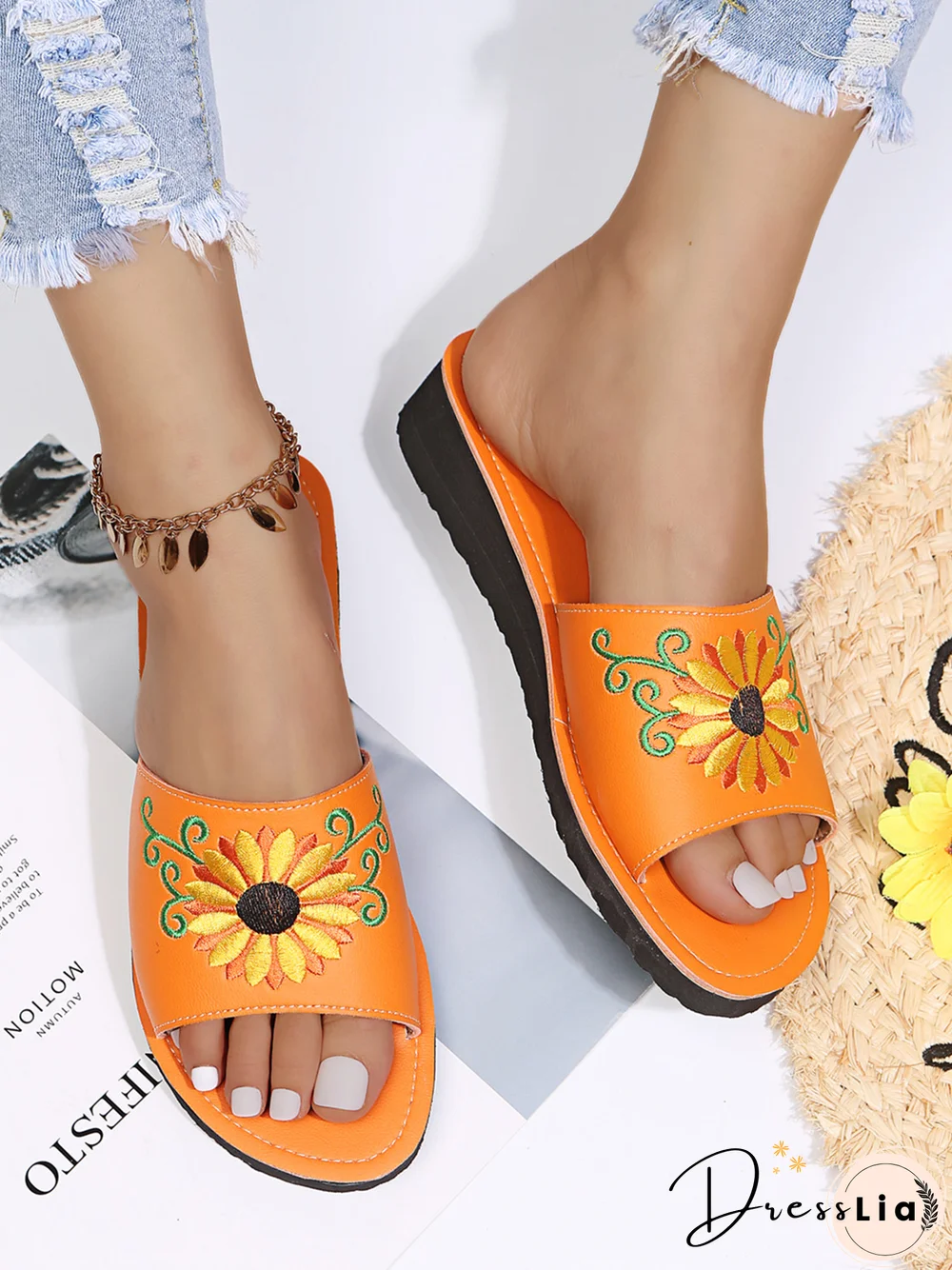 Sunflower Embroidered Print Casual Sandal Slippers