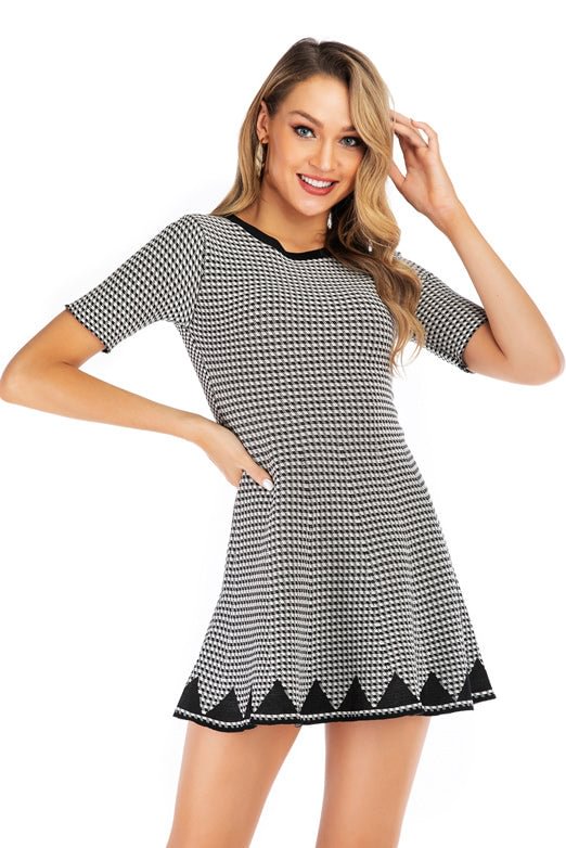 Gingham Knit Fitted Mini Dress With Short Sleeves - Chicaggo
