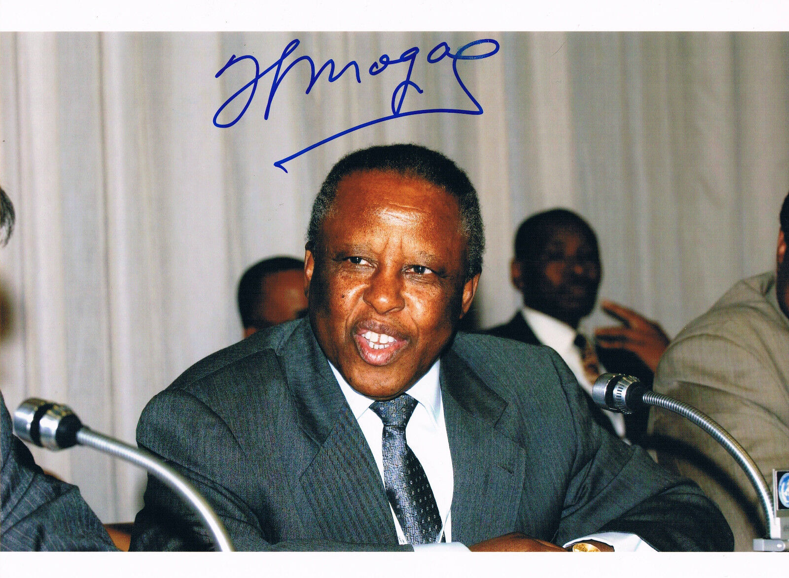 Botswana President Festus Mogae 1939- autograph signed 8x12