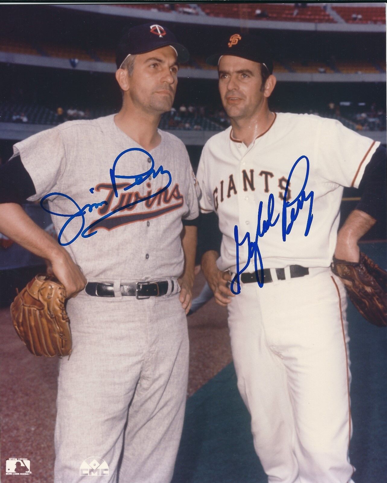 Signed 8x10 JIM & GAYLORD PERRY Autographed Photo Poster painting - COA