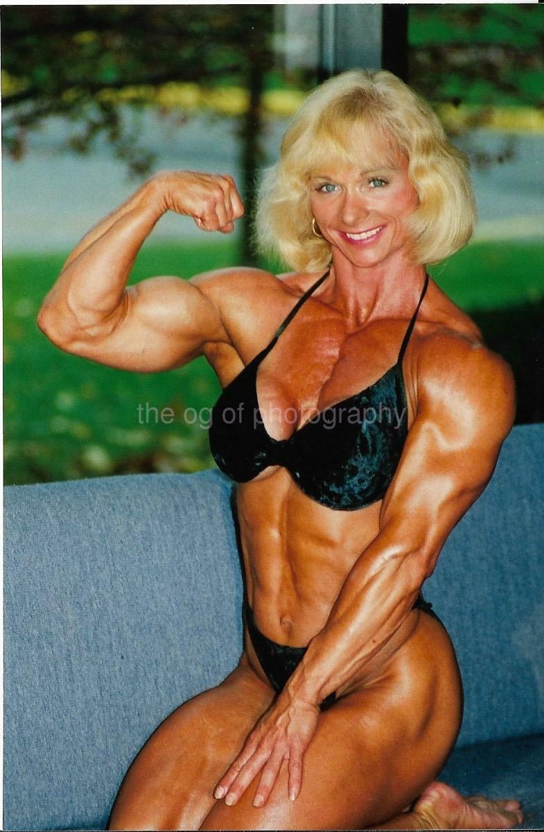 JUDY MILLER Female Bodybuilder MUSCLE WOMAN 80' 90s FOUND Photo Poster painting Color EN 17 8 Y