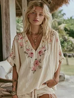 Women's Vintage Floral Art Linen Short Sleeve T-shirt